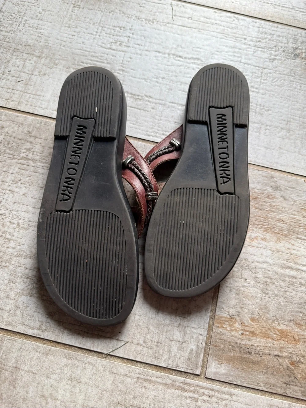 Size 8- Women’s Minnetonka Brown Leather Sandals